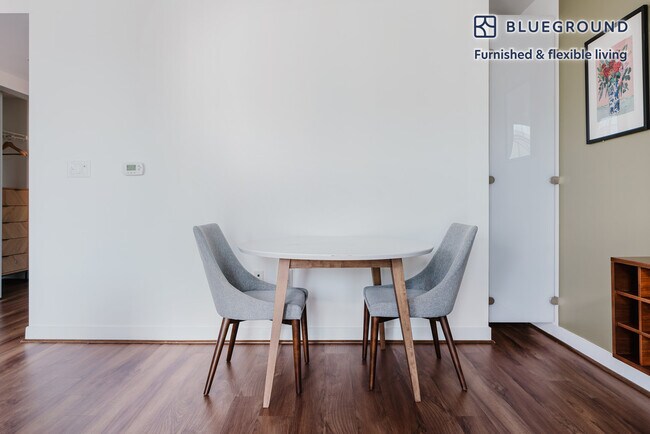 Foto del edificio - 875 10th St NW