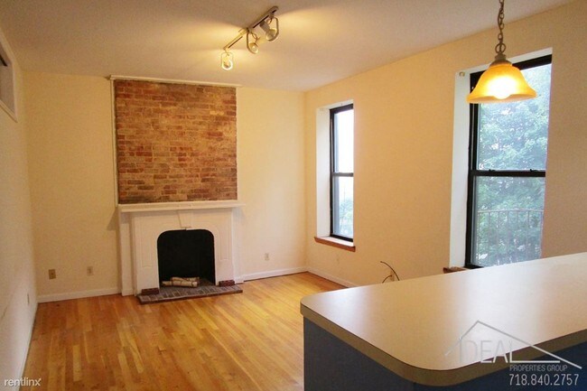 Building Photo - 61 Underhill Ave