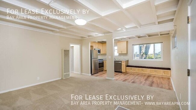 Building Photo - 286 Elm St