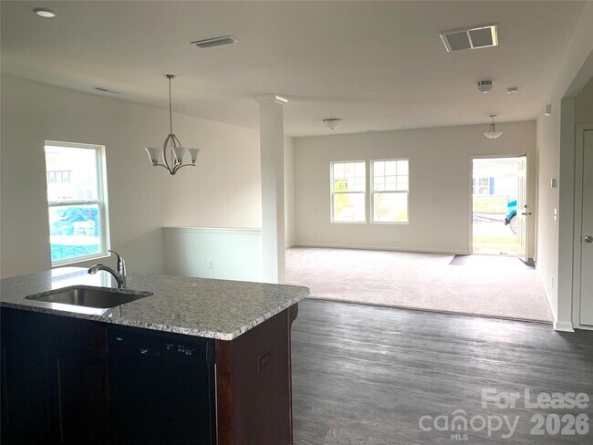 Foto del edificio - 4917 Staffordshire Ln