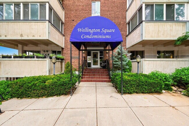 Foto del edificio - $1,095.95, 1 bed, 1 bath, located in Denver with a gorgeous sunroom