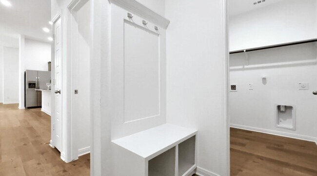 Foto del edificio - 6 Week Free Move-In Special! Brand New Townhome in Morgan’s Ridge | High Ceilings, Private Yard &...