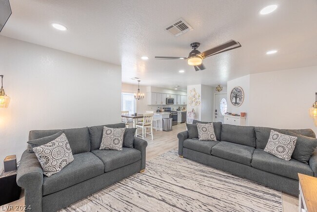 Building Photo - 1129 Egret Ct