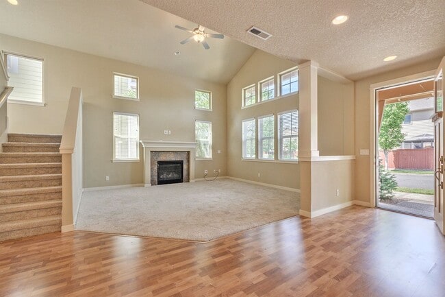 Building Photo - Executive style home
