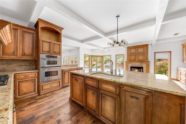 Foto del edificio - 5228 Tanbark Rd