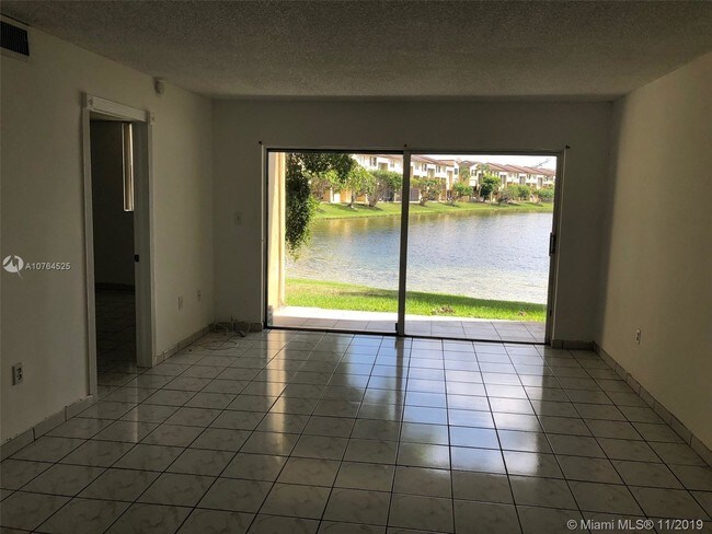 Foto del edificio - 10290 NW 9th St Cir