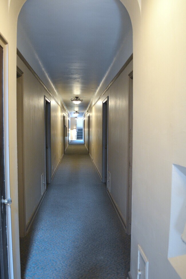 Foto del edificio - Garrison Flats