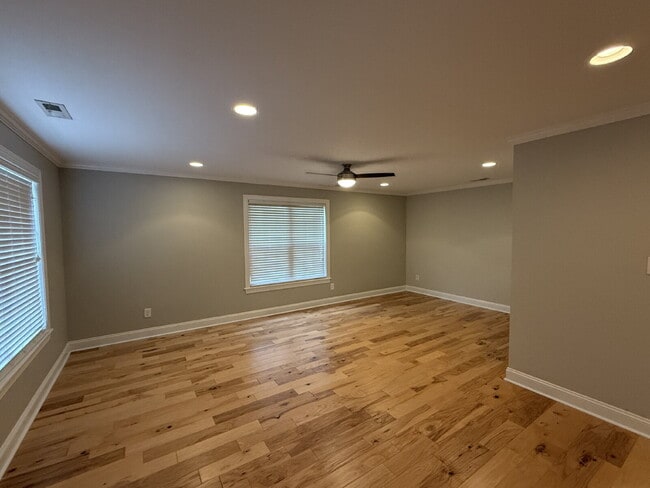 Building Photo - 4506 Coral Dr