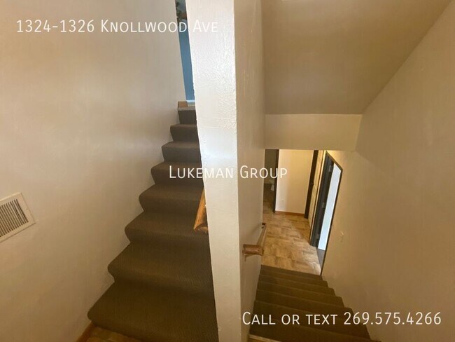 Foto del edificio - 1324-1326 Knollwood Ave-