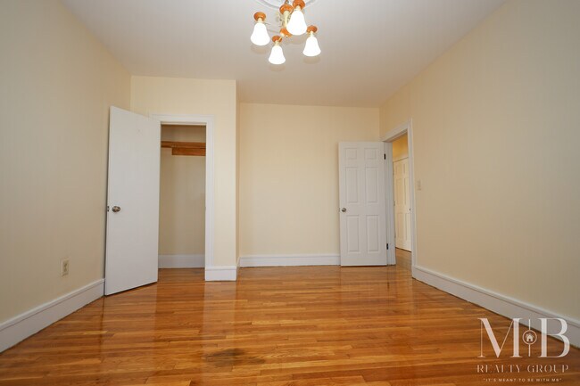 Building Photo - 110 Murdock St