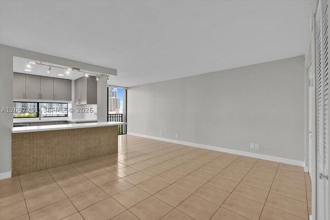 Building Photo - 17021 N Bay Rd