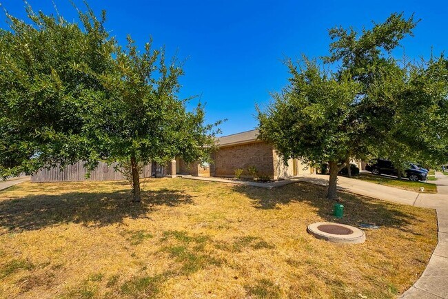 Building Photo - 13500 Coomer Path
