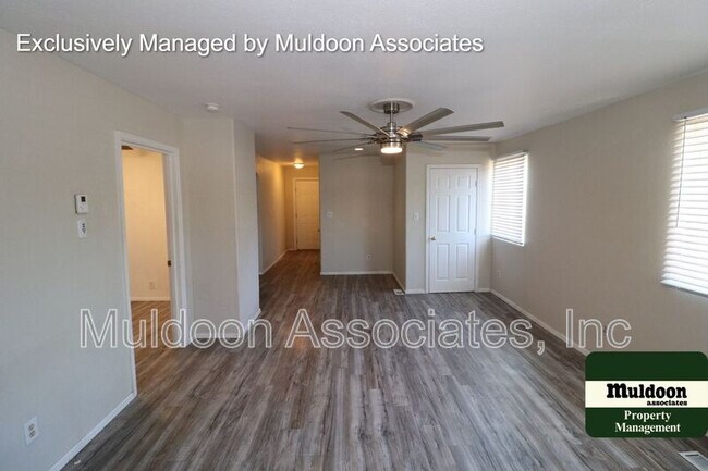 Foto del edificio - 1240 Van Buren St