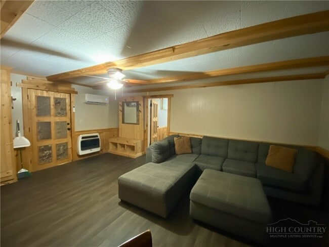 Foto del edificio - 143 Ridge Crest Dr