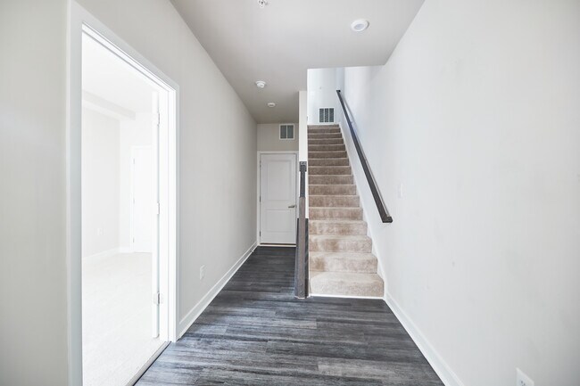 Photo - 207 S Newkirk St Townhome