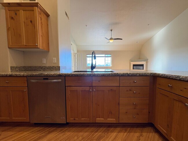 Foto del edificio - Millcreek Condo with Private Balcony & Pool!