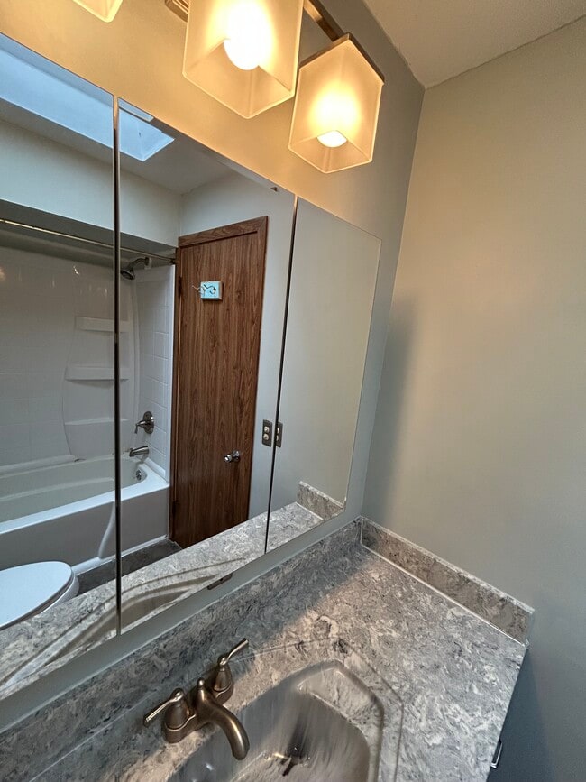 Building Photo - 25921 Yeoman Dr