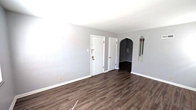 Foto del edificio - 5825 Sunshine Dr