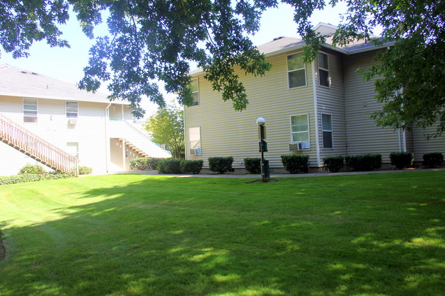 Building Photo - River Place Apartments