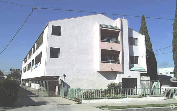 Building Photo - 627 Maltman Ave
