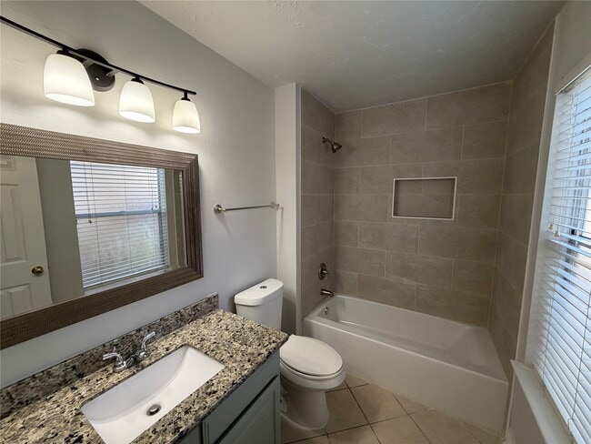 Building Photo - 12331 Grove Meadow Dr