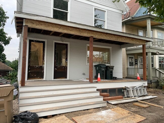 Building Photo - 1407 Williamson St