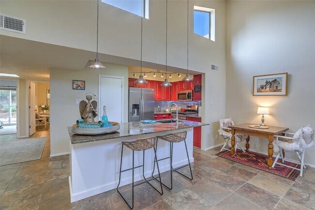 Foto del edificio - Midtown Santa Fe 3 Bed, 2 Bath, 2 Car Garage and EV Charger