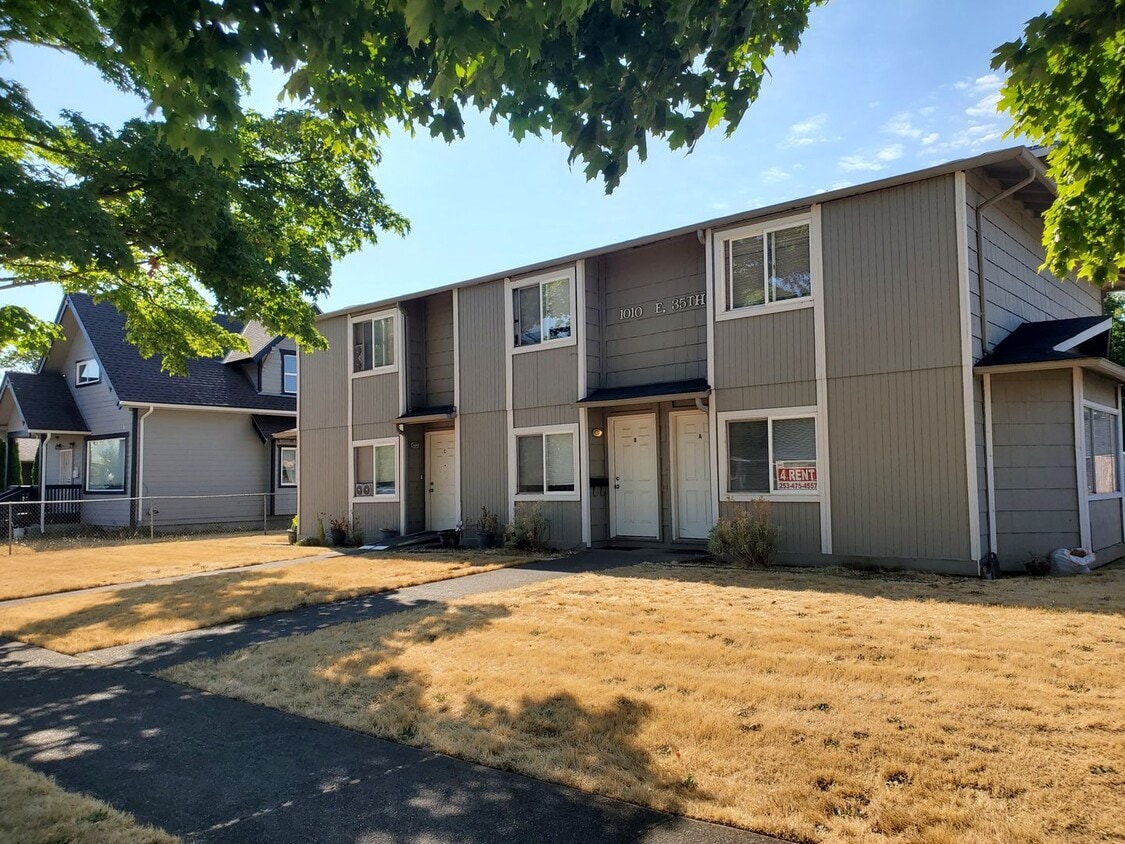 Primary Photo - FG: 01010 E 35th