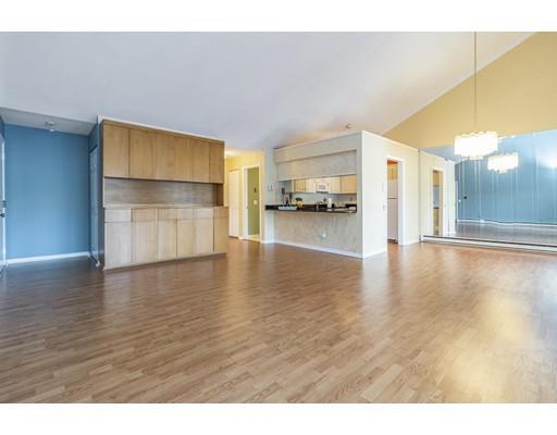 Primary Photo - 17 Eaglehead Terrace