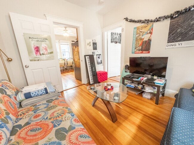 Foto del edificio - 70 Line St