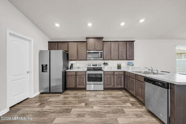 Building Photo - 2461 Oak Stream Dr