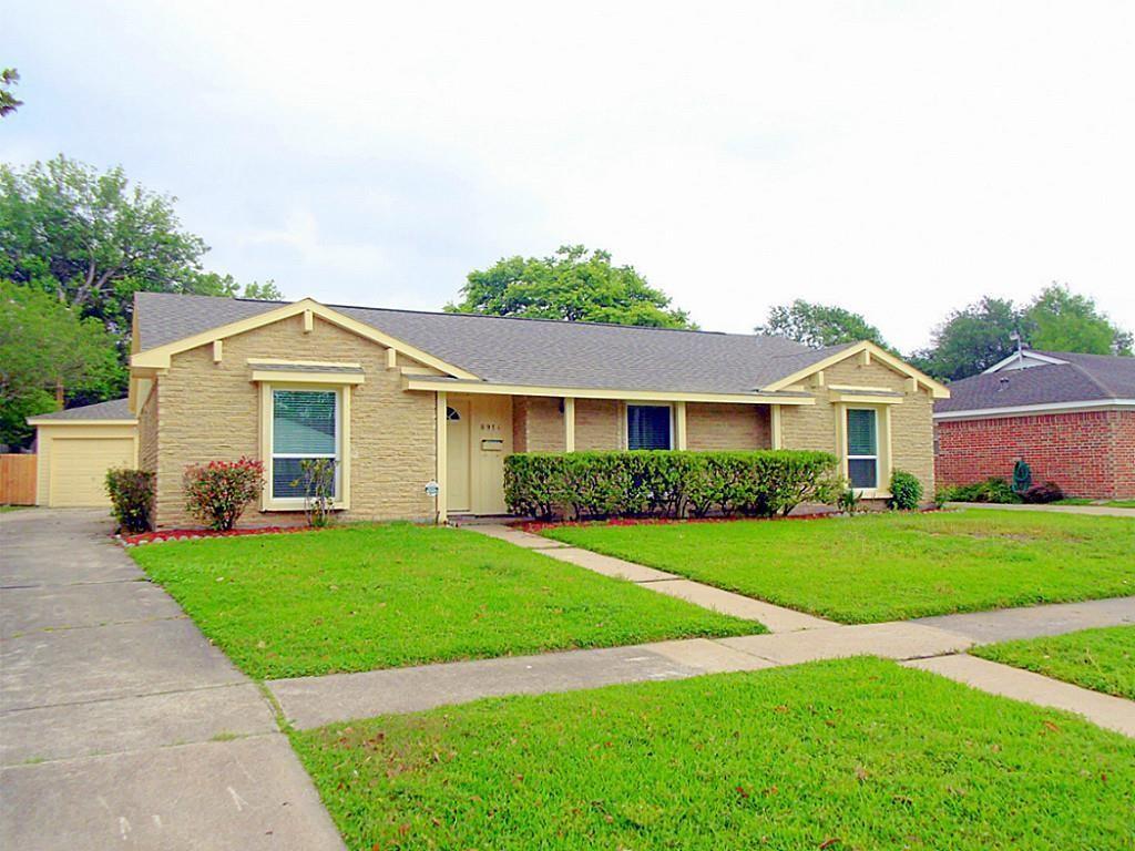 8914 Carvel Ln, Houston, TX 77036 House Rental in Houston, TX