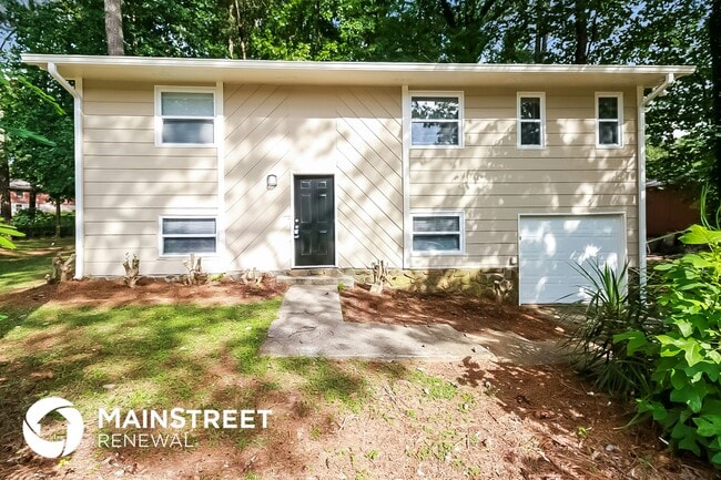 Building Photo - 2412 Fairway Ct SW