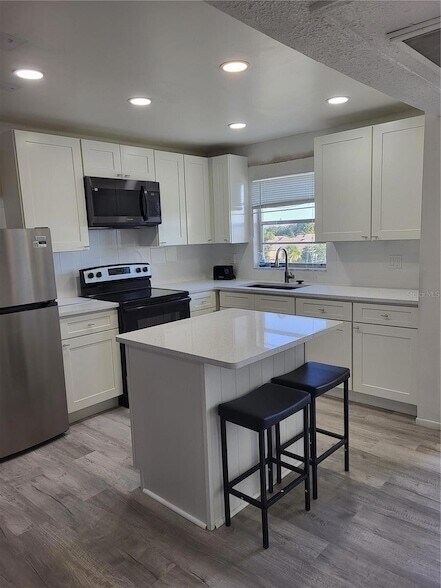 Foto del edificio - 4650 Cove Cir