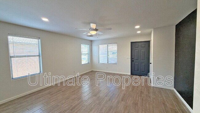 Foto del edificio - 8811 W Hammond Ln
