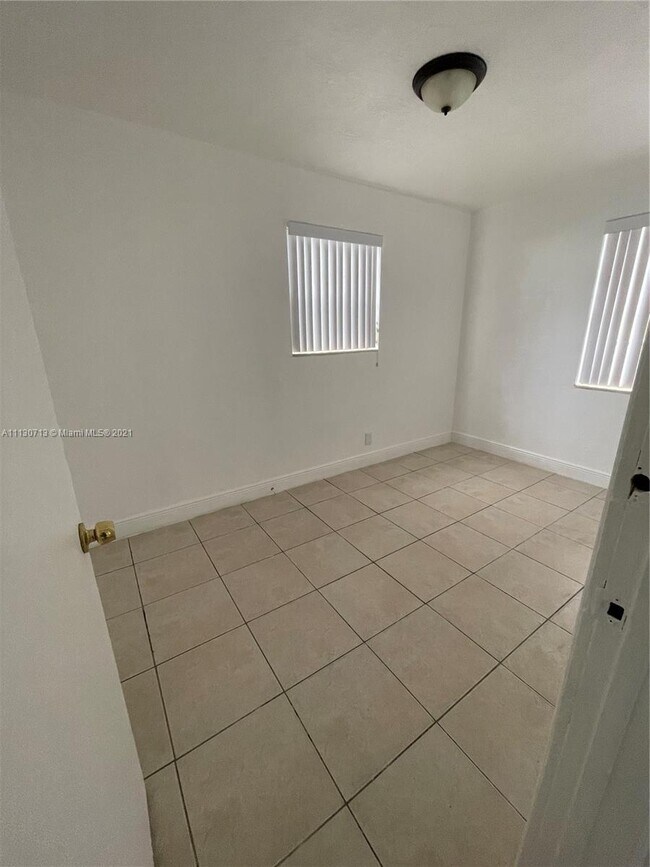 Foto del edificio - 1351 8th St