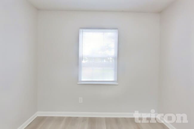 Building Photo - 131 Quiet Grove Dr