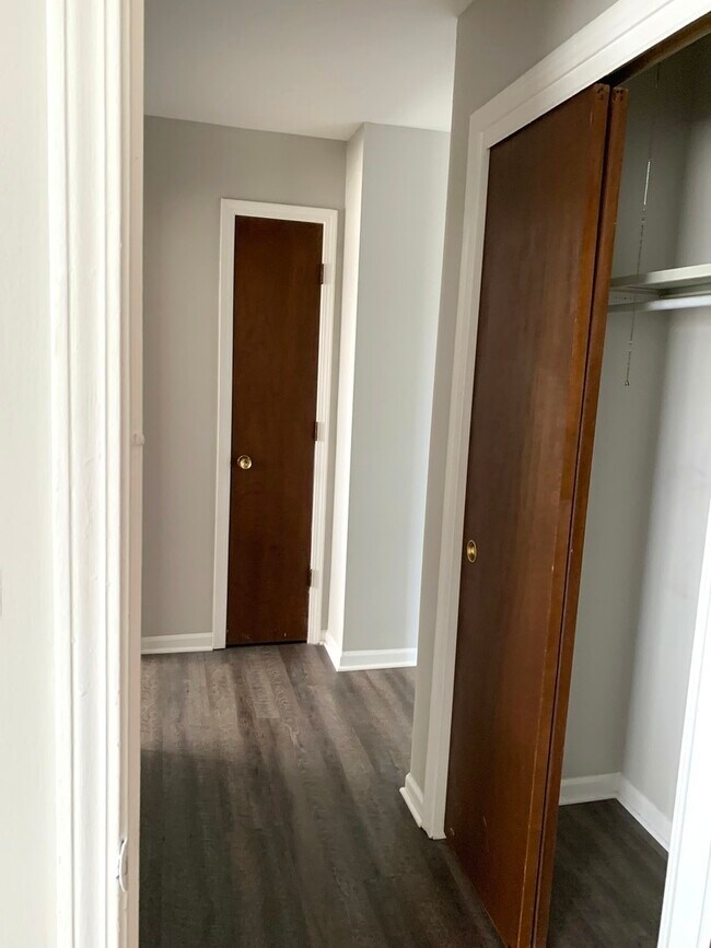 Foto del edificio - 7064 W Higgins Ave