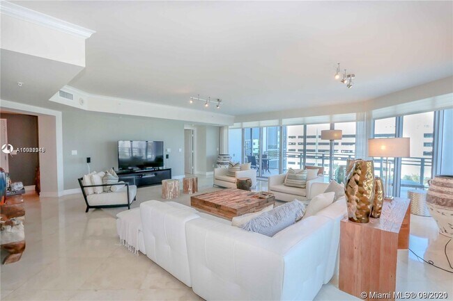 Foto del edificio - 3535 S Ocean Dr