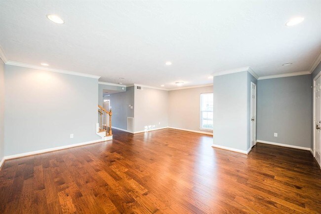 Foto del edificio - 402 Bendwood Dr