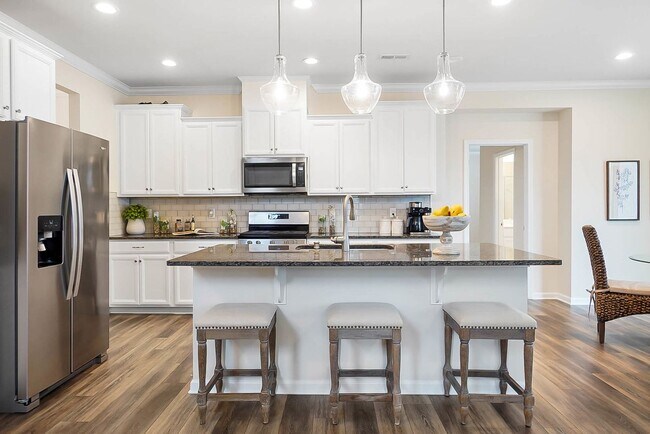Foto del edificio - Beautiful Five Bedroom Home in Indian Trail!