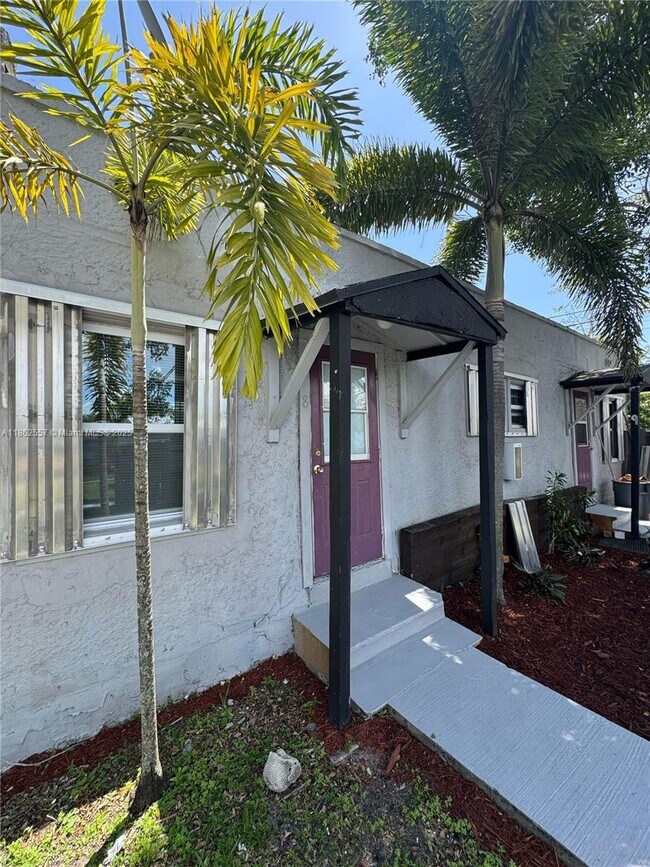 Foto del edificio - 25 SW 10th St