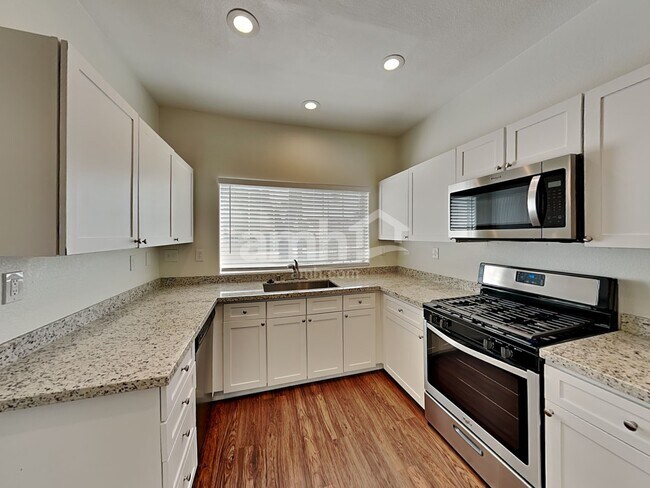 Foto del edificio - 7728 Sublimity Ave