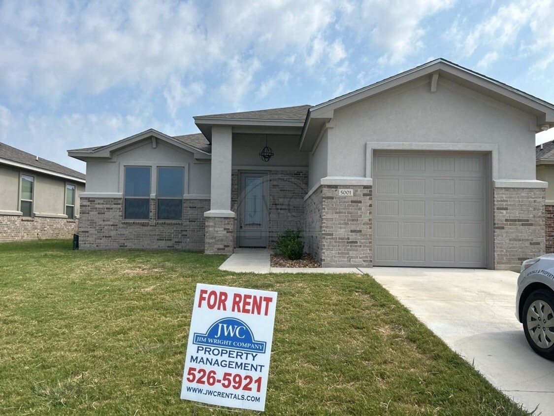 Foto principal - 5001 White Rose Dr