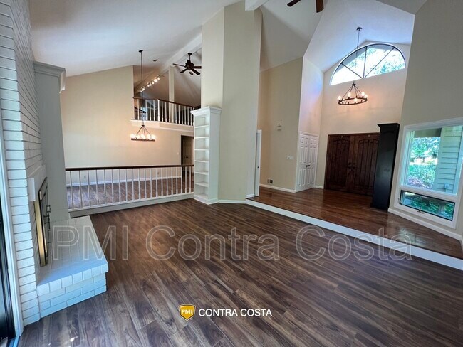 Foto del edificio - 17 Oakridge Ln
