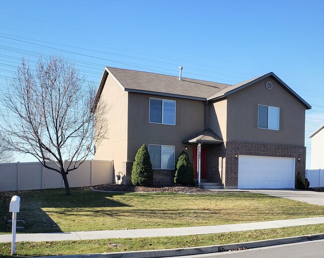 Photo - 262 Wellington Dr House