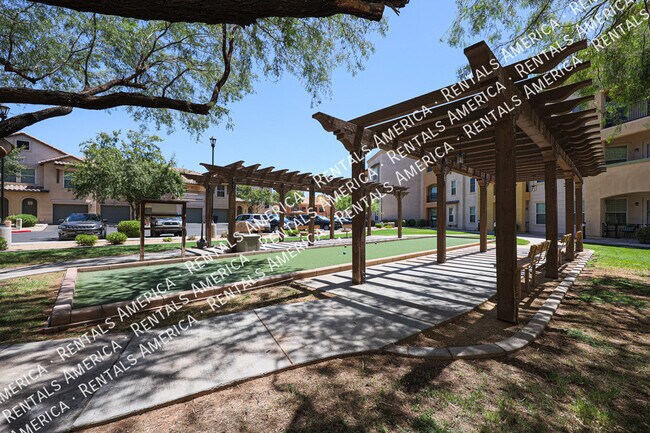 Building Photo - Gorgeous 2-bedroom Condo in Private Gated ...