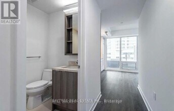 Building Photo - 115 Blue Jays Way
