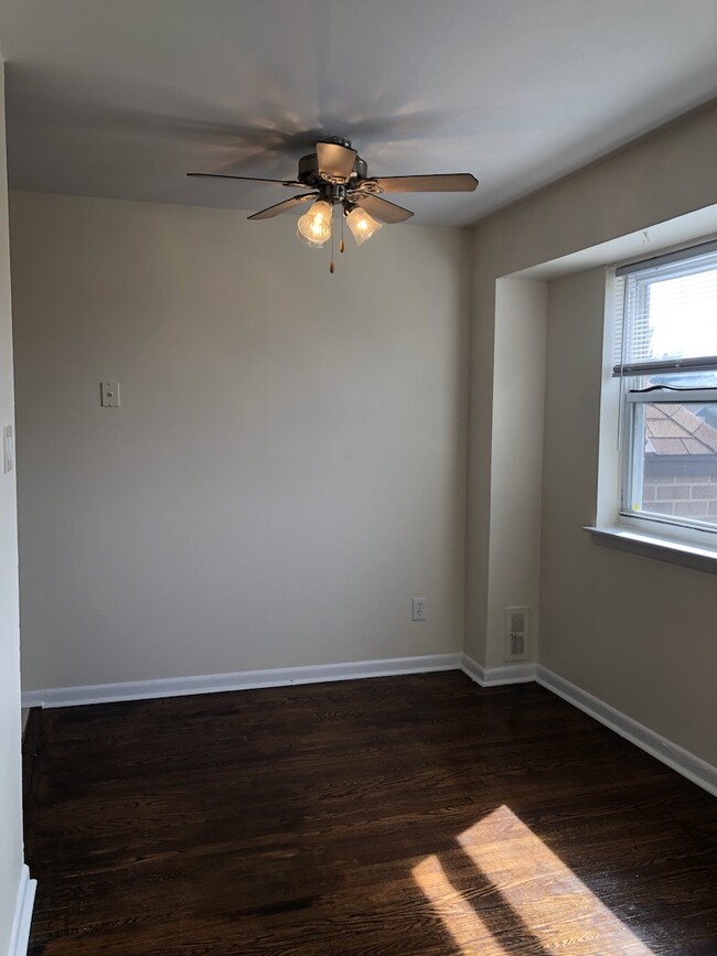 Dining Area - 1725 Hoffnagle St