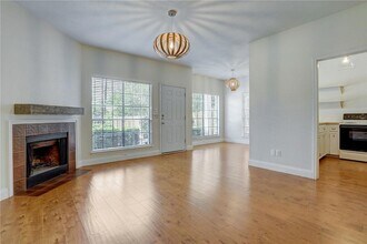 Building Photo - 1610 Waterston Ave Building Photo - 1610 Waterston Ave